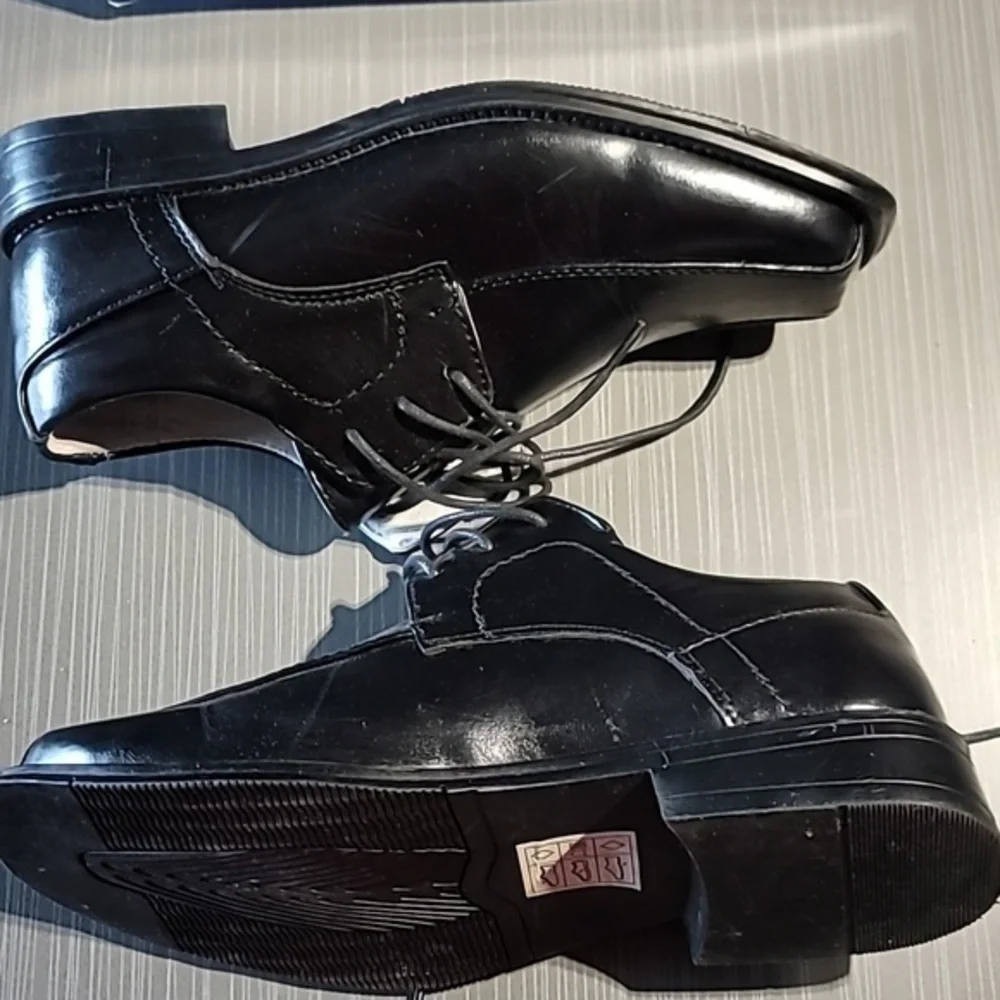 Easy Stider Black Leather Oxfords Boys 3‎ Great Condition.